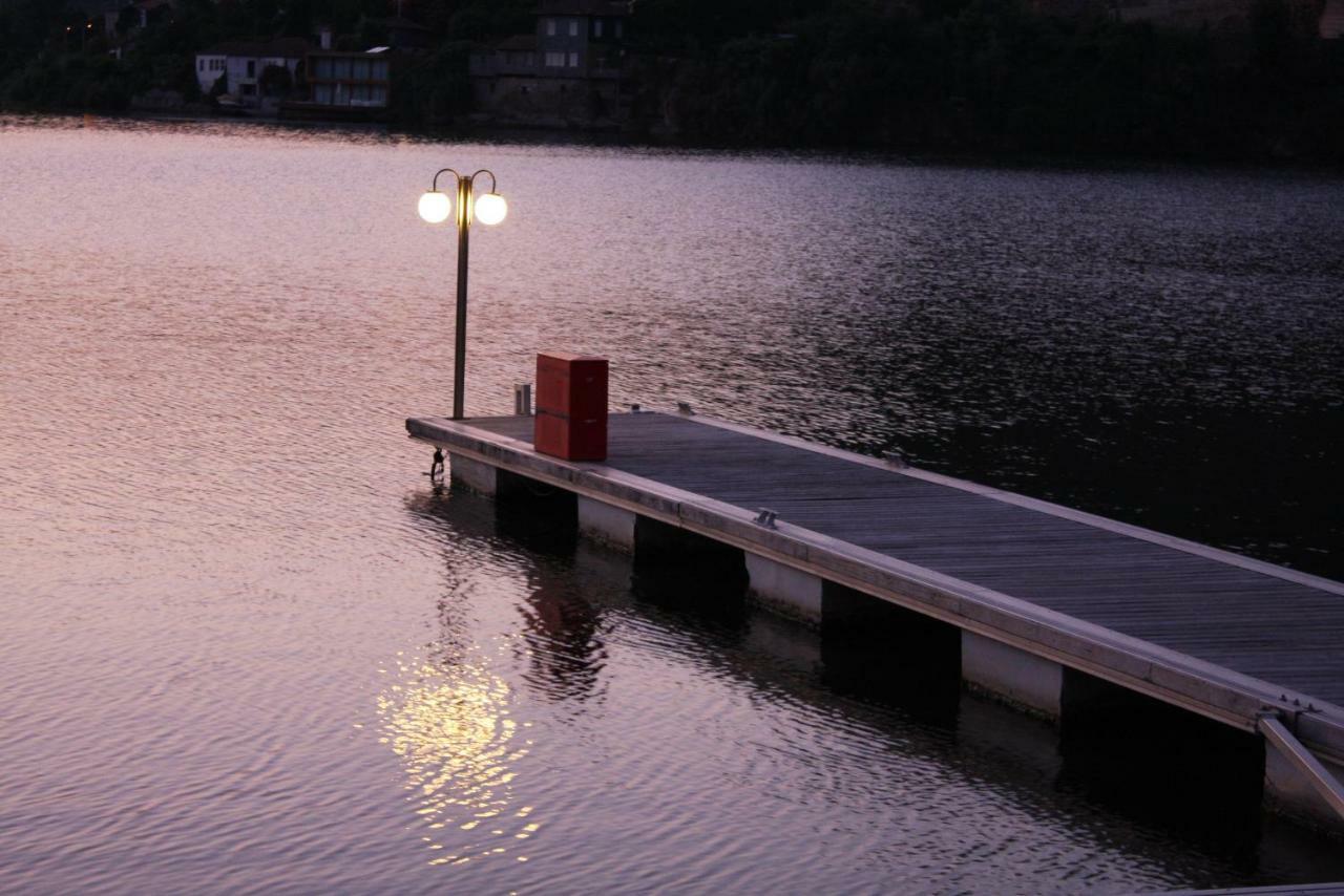 Porto Private Yacht- Accommodation Douro River Exterior photo